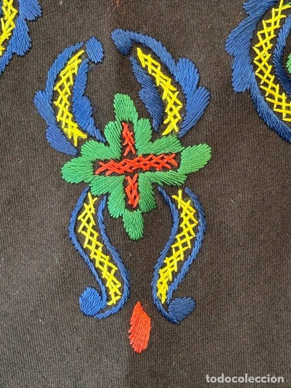 Vintage: Mant&oacute;n merino antiguo bordado - Foto 4