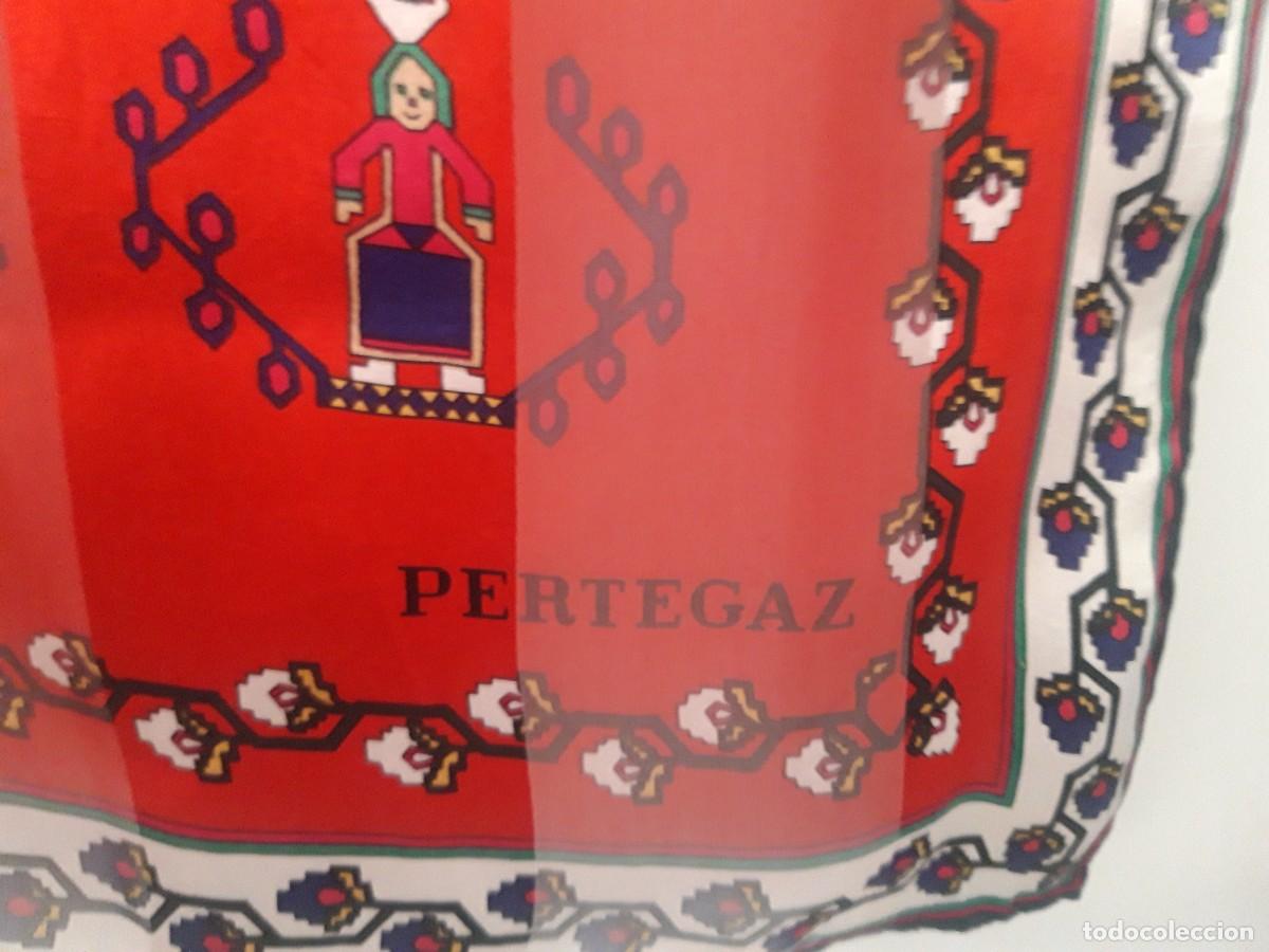 Vintage: Pa&ntilde;uelo de seda de Pertegaz. - Foto 5