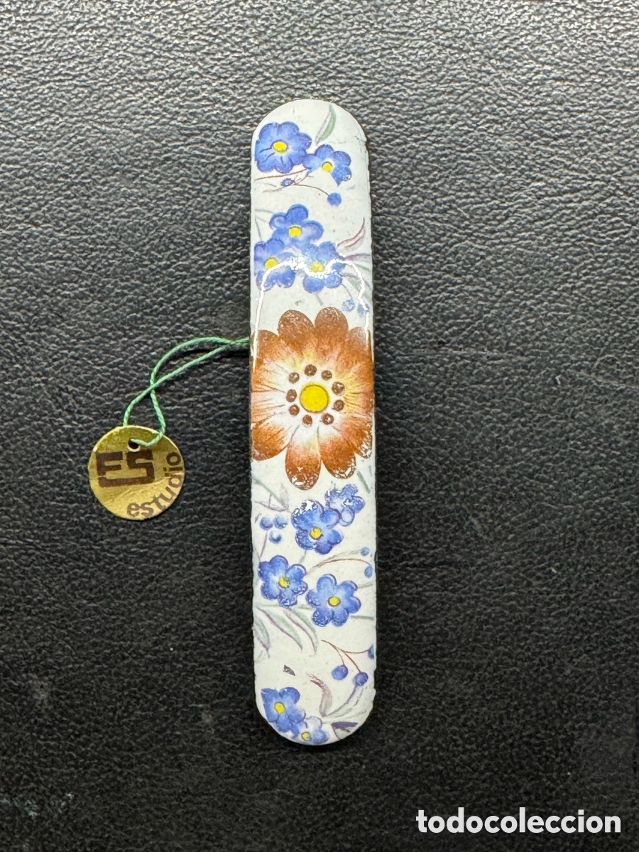 Vintage: Broche barra largo, de ES Estudio Barcelona, a&ntilde;os 70s NOS con etiqueta original. 9 cm