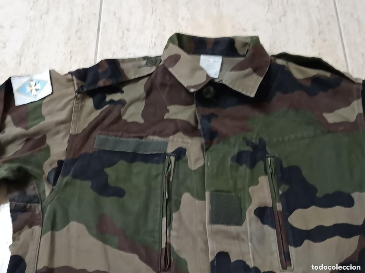 Vintage: CHAQUETA ARTILLER&Iacute;A TDF CON INSIGNIAS PRIMERA DIVISI&Oacute;N BLINDADA Y REGIMIENTO 19 TROPAS AFRICANAS