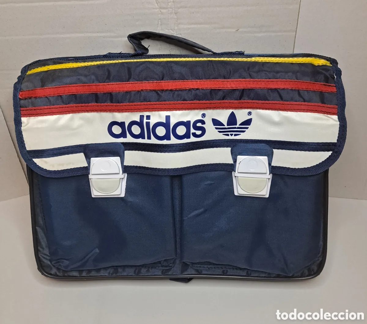MALETIN MOCHILA ESCOLAR ADIDAS. AÑOS 80. NUEVO. 2 BOLSILLOS. 38 X 31 X 10 CM BOLSA. VINTAGE. RETRO.