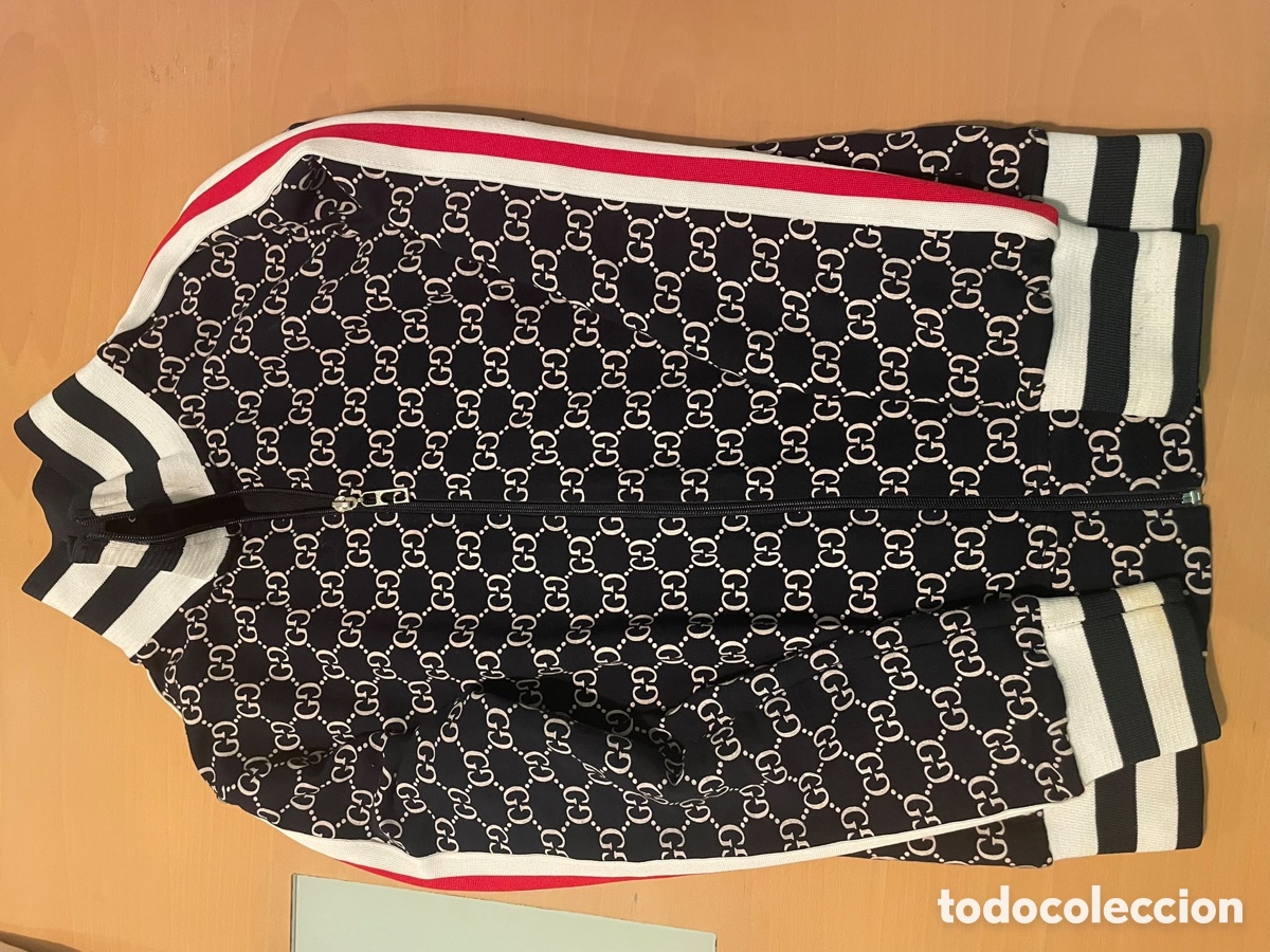 Vintage: Chaqueta Gucci &ndash; Elegante y Exclusiva - Foto 2