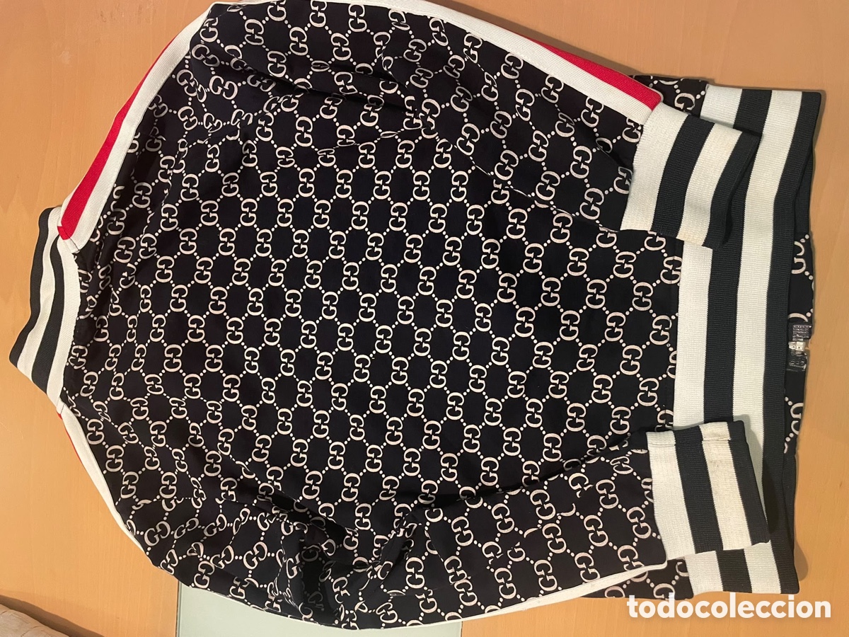 Vintage: Chaqueta Gucci &ndash; Elegante y Exclusiva - Foto 3