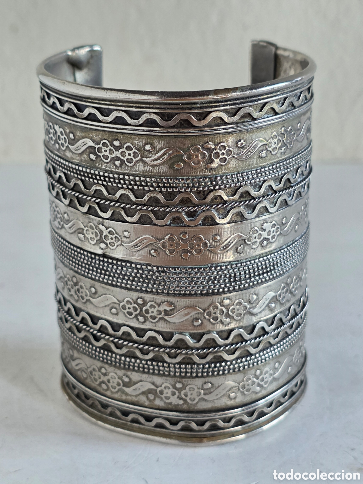 Vintage: Pulsera Brazalete Plateado - Complemento Moda Vintage