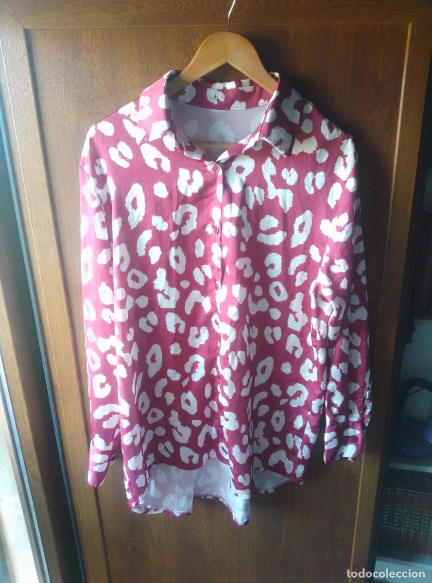 Vintage: Original camisa estampada satinada de manga larga. Talla L/XL