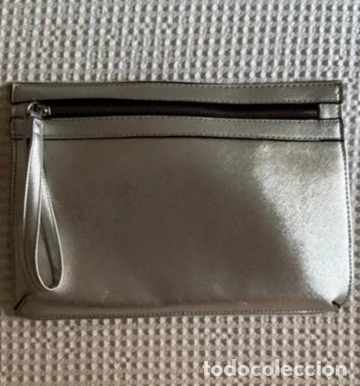 Vintage: BOLSO DE MANO COLOR PLATA