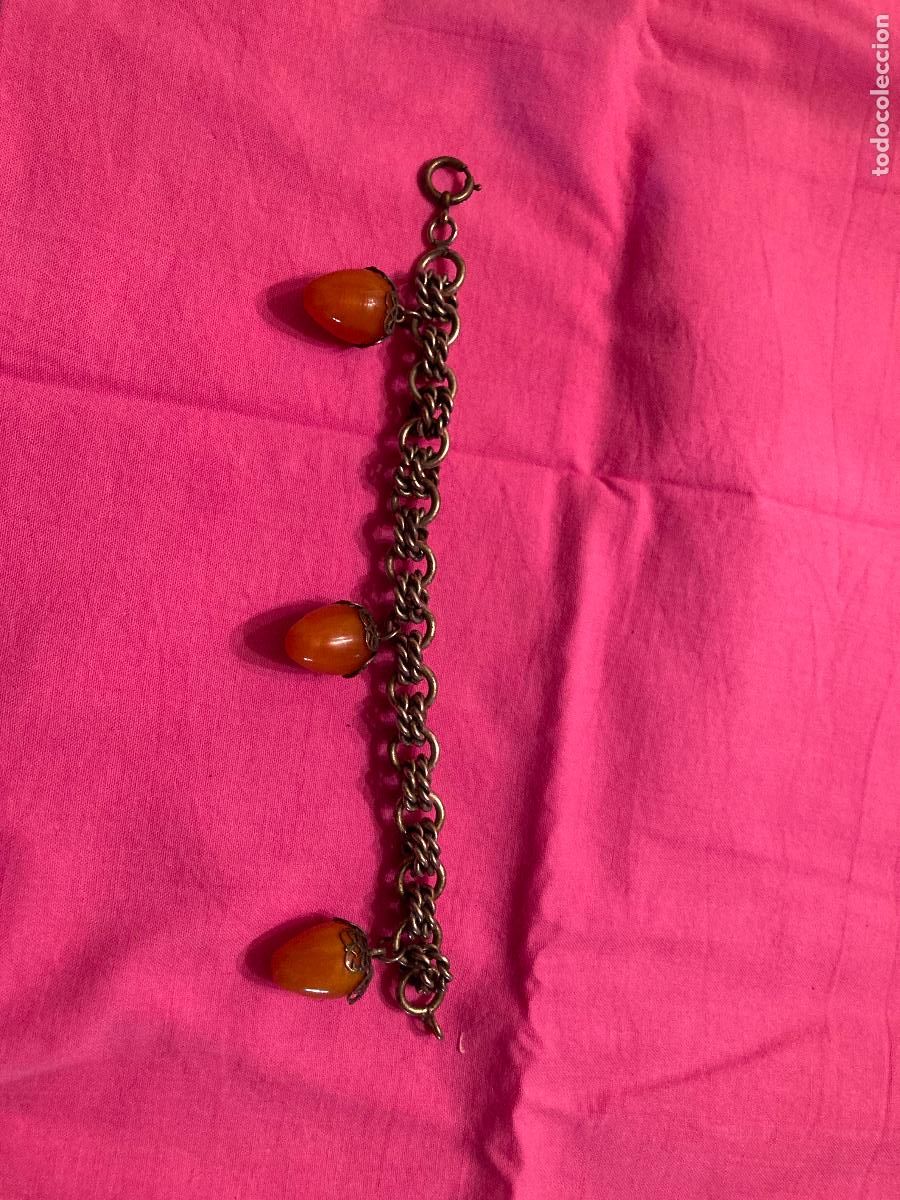 Vintage: Pulsera antigua de dijes con motivos de bellotas