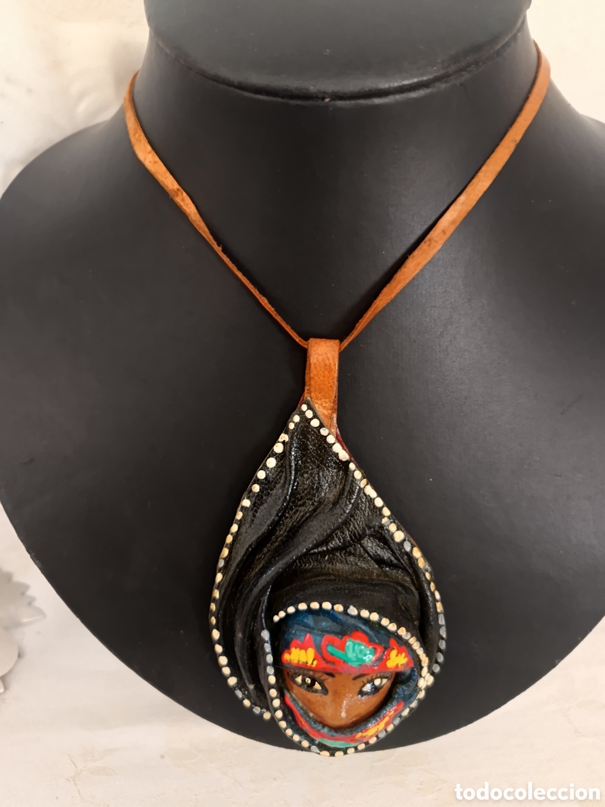 Vintage: Collar de piel de T&uacute;nez rostro de mujer mascara - Foto 3