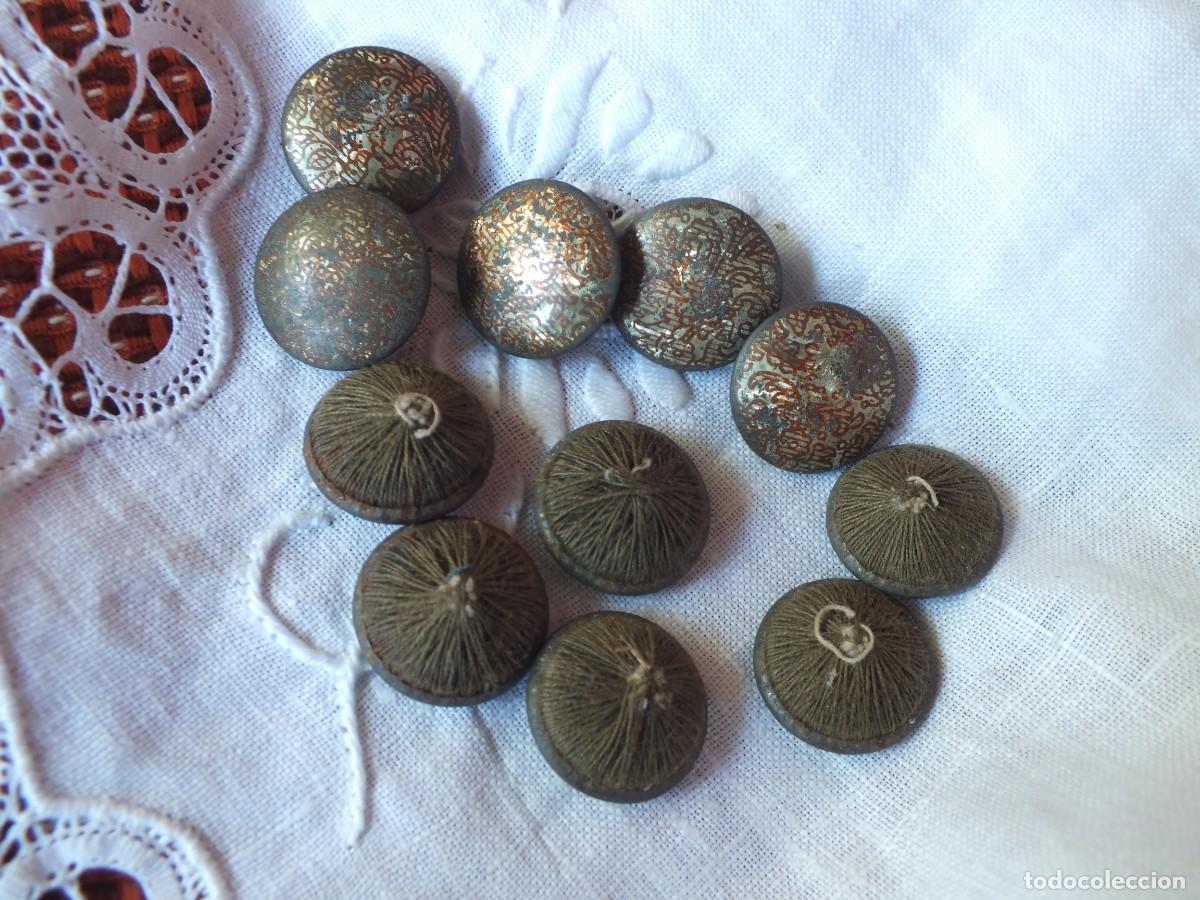 Vintage: ANTIGUOS Y CURIOSOS BOTONES DE METAL Y FORRADOS DE HILO PARA TRAJE INDUMENTARIA ..