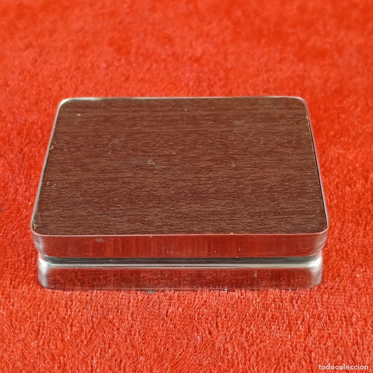 Vintage: PEQUE&Ntilde;A POLVERA VINTAGE - ACABADOS EN METAL Y MADERA - 4,8 X 5,5 CM