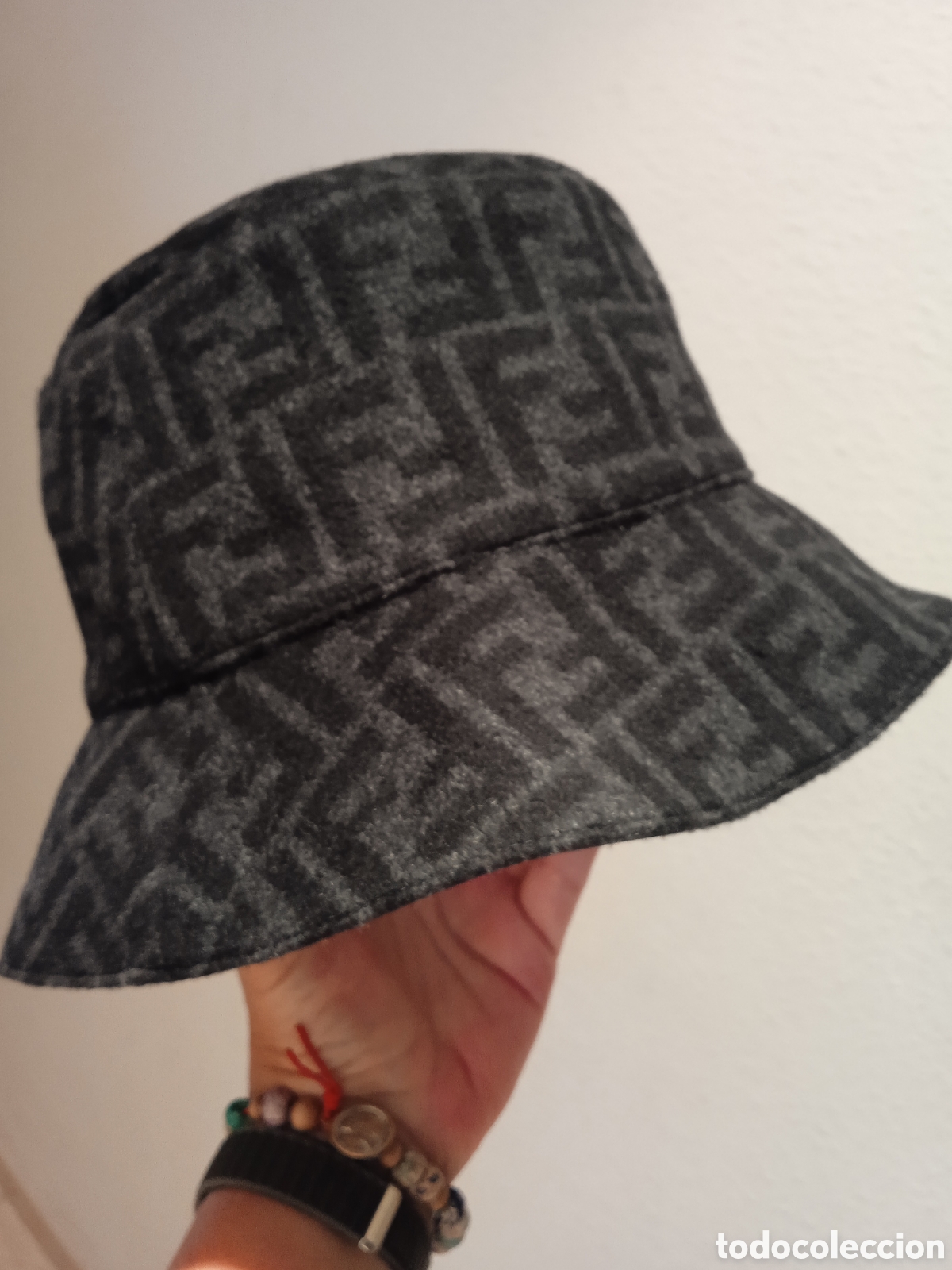 Vintage: Sombrero de Lana Fendi nuevo con etiquetas