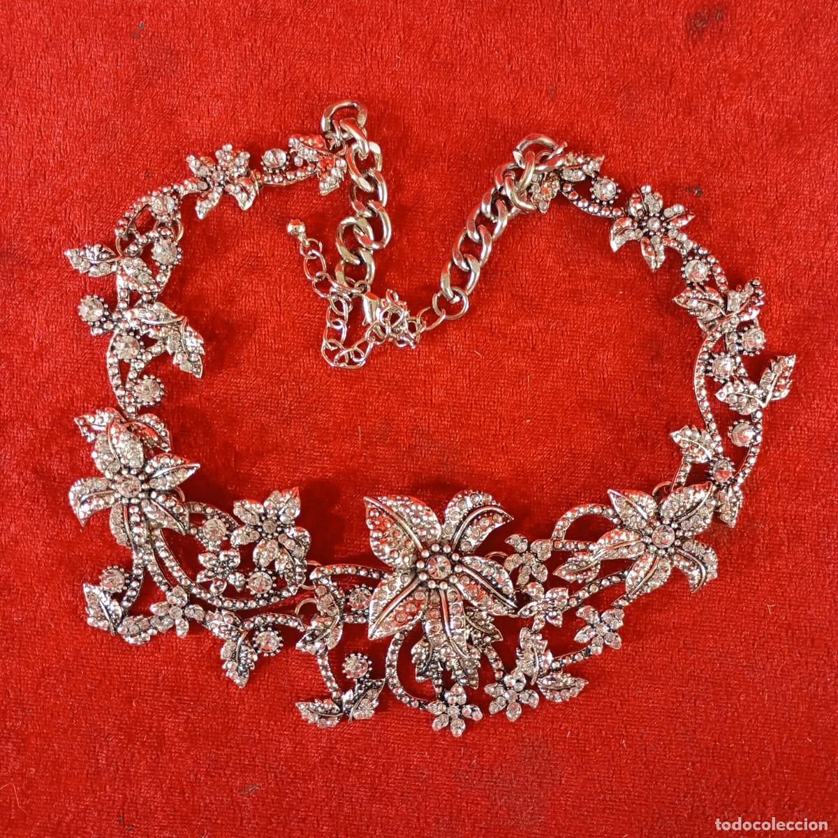 Vintage: COLLAR & AROS VINTAGE - ESTILO GARGANTILLA - DISE&Ntilde;O ASIM&Eacute;TRICO PLATINO - APLIQUES DE CRISTALES - 15