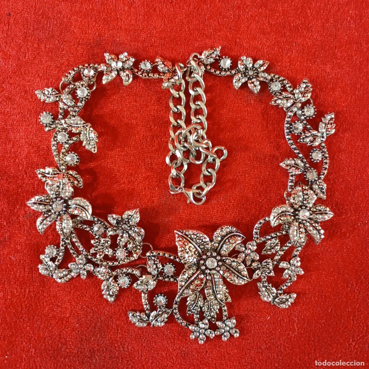 Vintage: COLLAR VINTAGE - ESTILO GARGANTILLA - DISE&Ntilde;O ASIM&Eacute;TRICO PLATINO - APLIQUES DE CRISTALES - 05