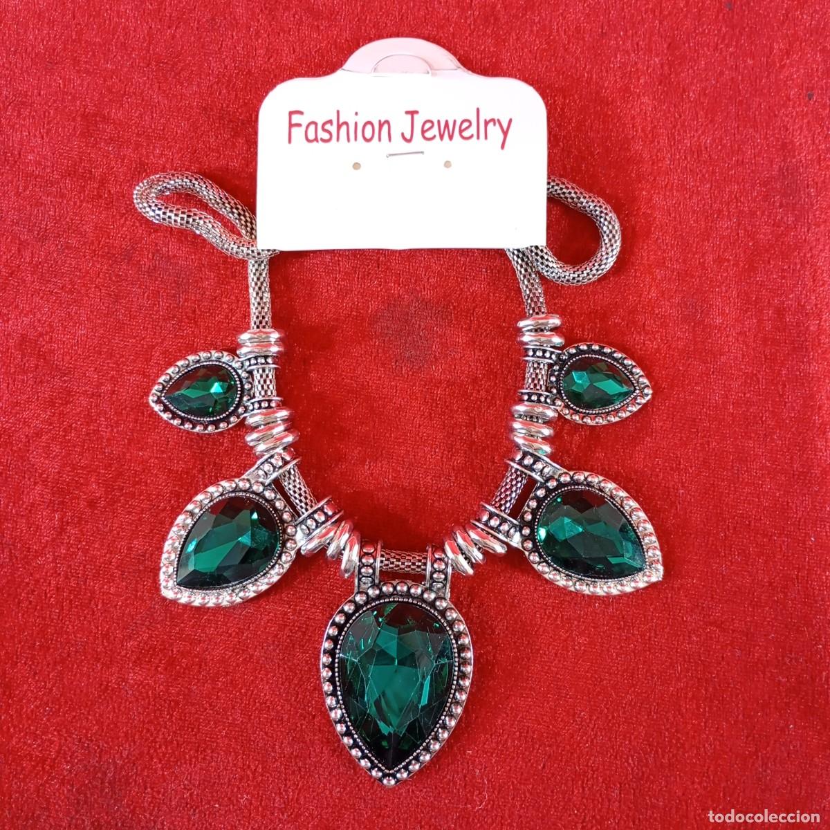 Vintage: COLLAR VINTAGE - ESTILO IMPERIAL - CRISTALES VERDES EN CORTE LAGRIMA - TALLA ESMERALDA - 09