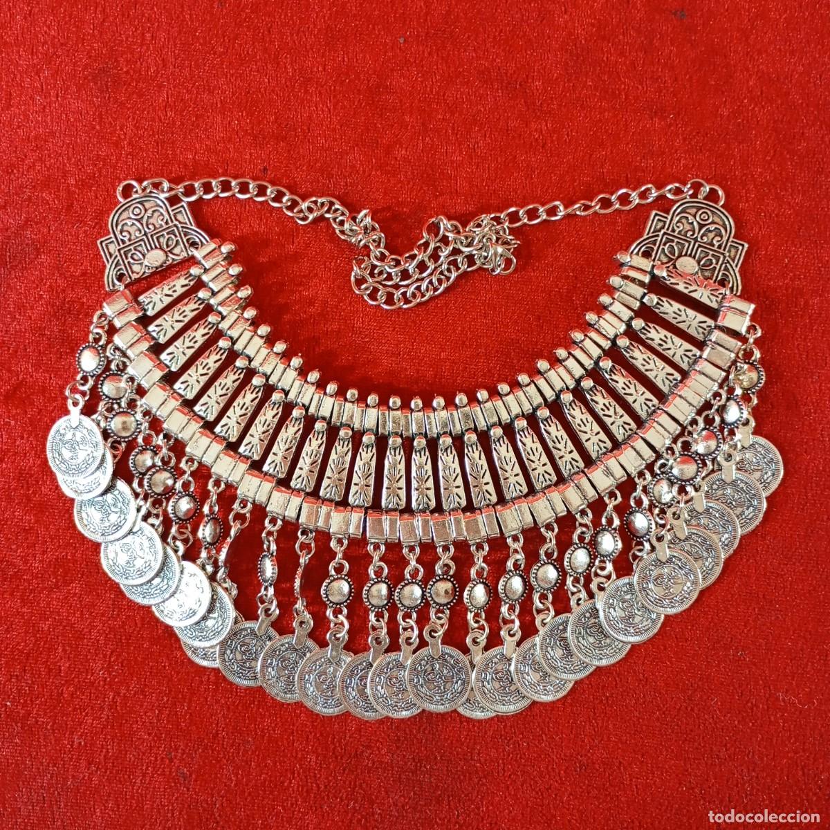 Vintage: COLLAR VINTAGE - COLOR PLATINO - ESTILO BOHEMIO - MONEDAS COLGANTES - 24