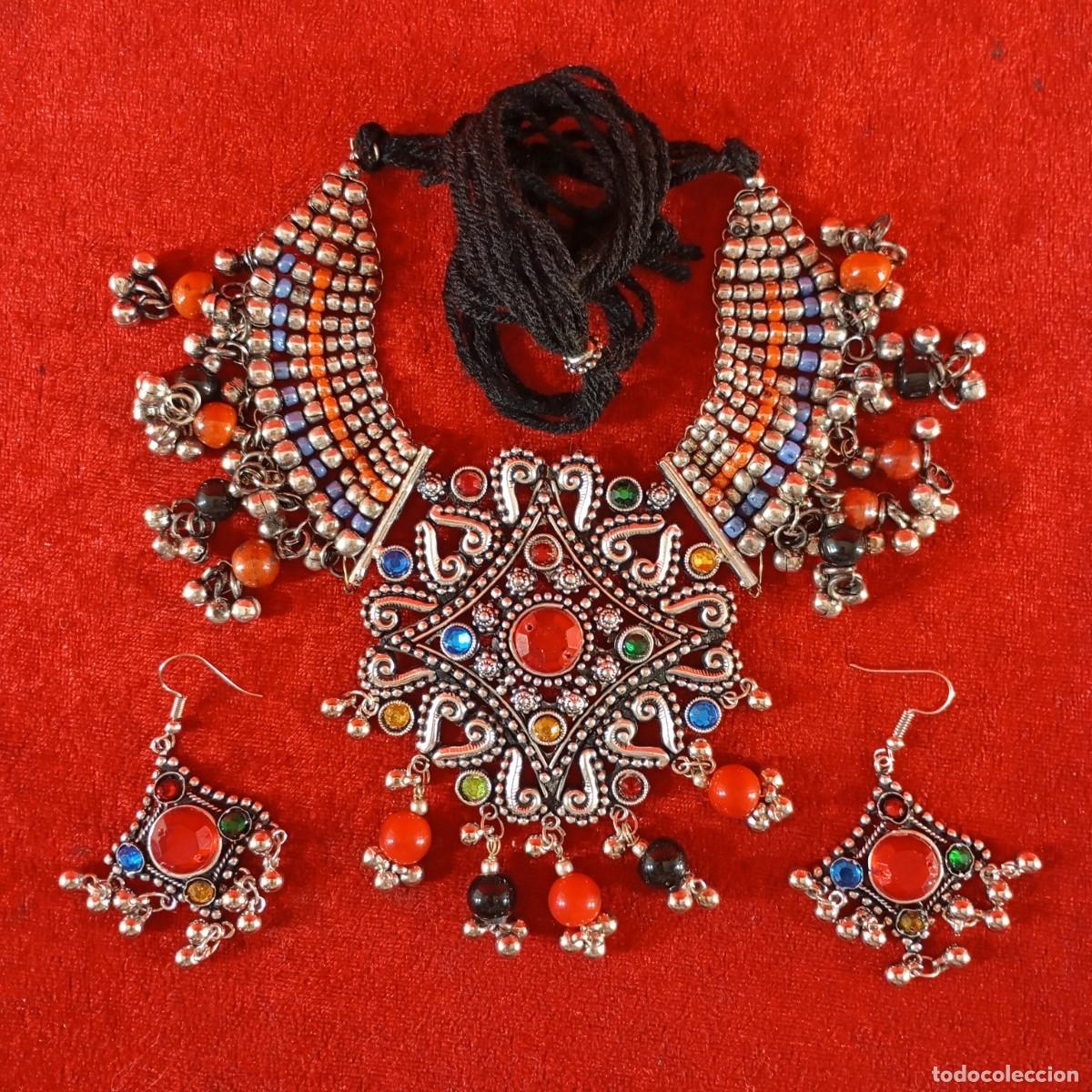 Vintage: SET DE COLLAR & ARETES - ESTILO BOHEMIO - ALEACI&Oacute;N MET&Aacute;LICA Y CUENTAS DE COLORES - 31