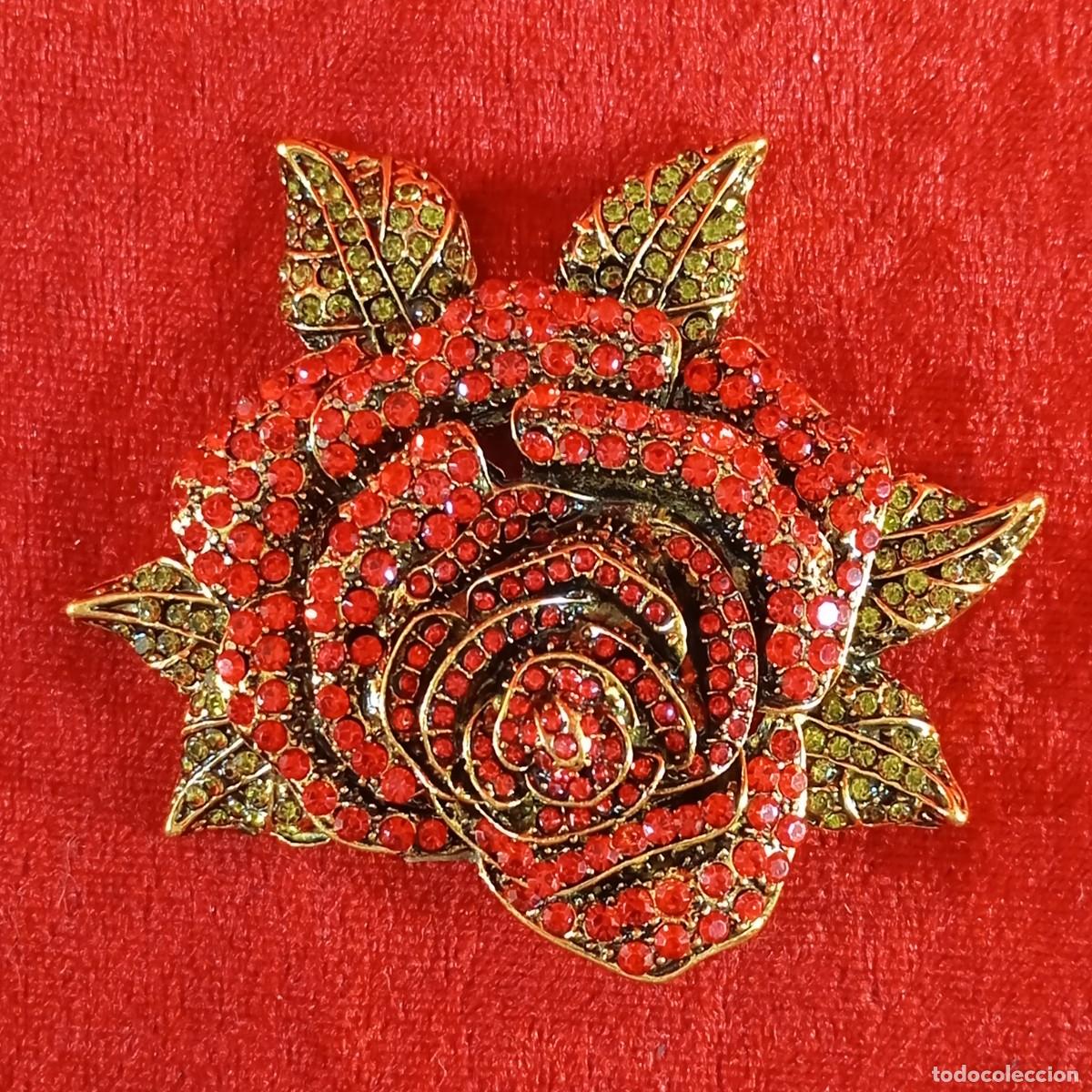 Vintage: BROCHE VINTAGE - EN FORMA DE ROSA ROJA - CON APLIQUE DE CRISTALES - METAL DORADO - 39
