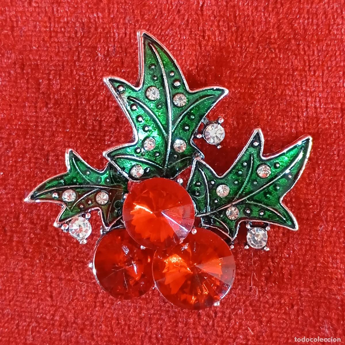 Vintage: BROCHE VINTAGE - DISE&Ntilde;O NAVIDE&Ntilde;O, HOJAS DE ACEBO - CRISTALES ROJOS Y VERDES - 47
