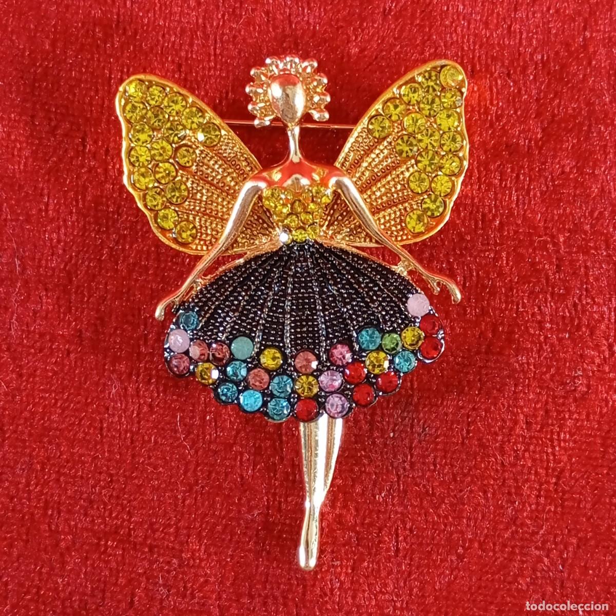 Vintage: BROCHE VINTAGE - EN FORMA DE ADA - DORADO - CON APLIQUE DE CRISTALES DE COLORES - 53
