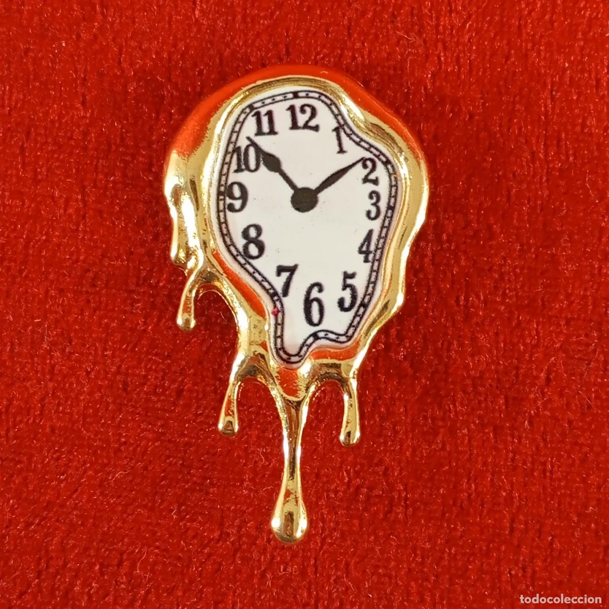 Vintage: BROCHE VINTAGE - ESTILO SURREALISTA - RELOJ DE SALVADOR DAL&Iacute; - DORADO - 73