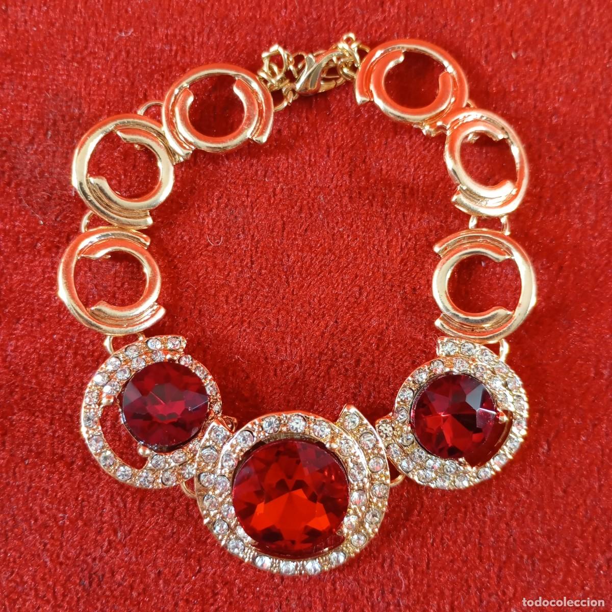 Vintage: PULSERA VINTAGE - ESTILO CL&Aacute;SICA - DORADA - CON APLIQUES DE CRISTAL Y PIEDRAS EN CORTE REDONDO - 79