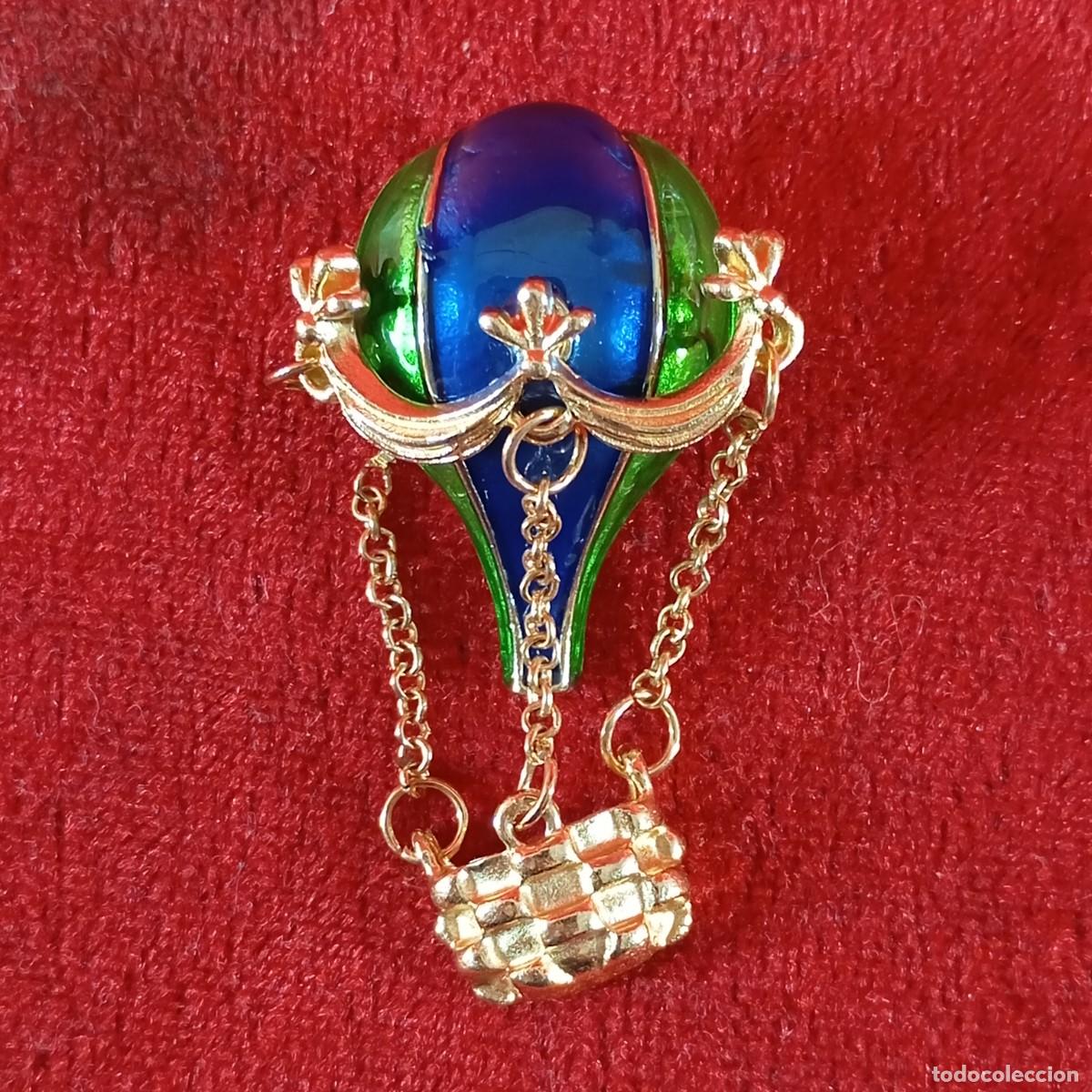Vintage: BROCHE VINTAGE - DORADO EN FORMA DE GLOBO AEROEST&Aacute;TICO - ESMALTADO A MANO - 83