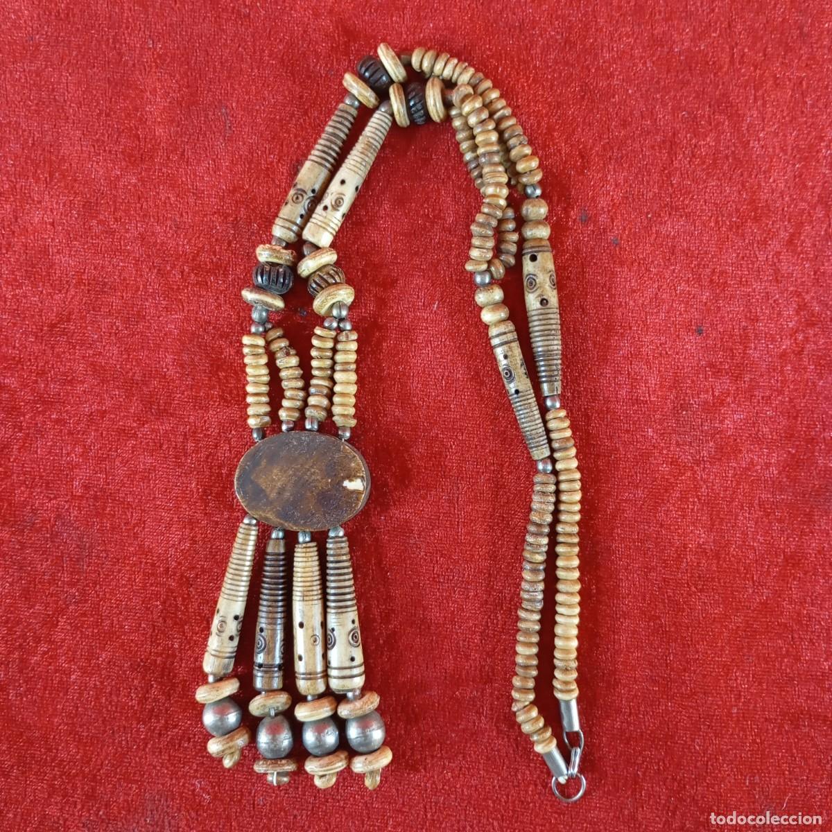 Vintage: COLLAR VINTAGE - ESTILO TRIBAL - ELABORADO EN METAL Y HUESO TALLADO - 91