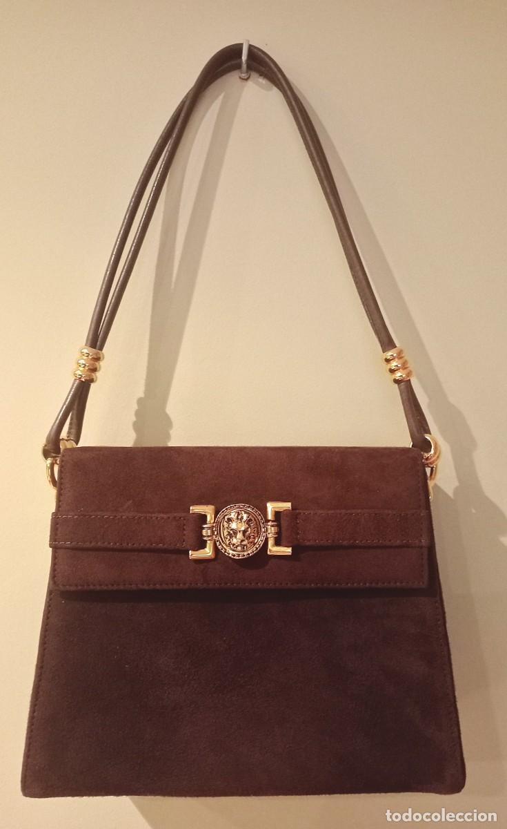 Vintage: Bolso de mano r&iacute;gido Jaime Mascar&oacute; - Piel y Ante Marr&oacute;n - Aplique Le&oacute;n Dorado Vintage - Impecable