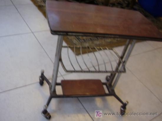 Vintage: Mesa auxiliar a&ntilde;os 50 - Foto 1
