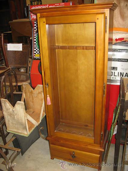 Bonito armario armero de madera con puerta de c - Vendido en Venta