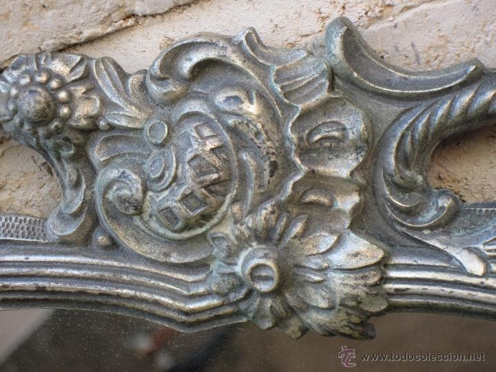 Vintage: ESPEJO OVALADO ANTIGUO CON MARCO DE BRONCE. - Foto 4