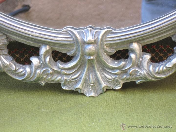 Vintage: ESPEJO OVALADO ANTIGUO CON MARCO DE BRONCE. - Foto 5