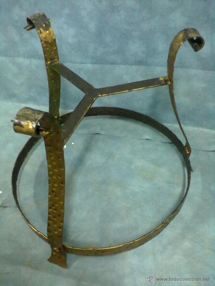 Vintage: MACETERO PIE DE MESA HIERRO DORADO - Foto 3