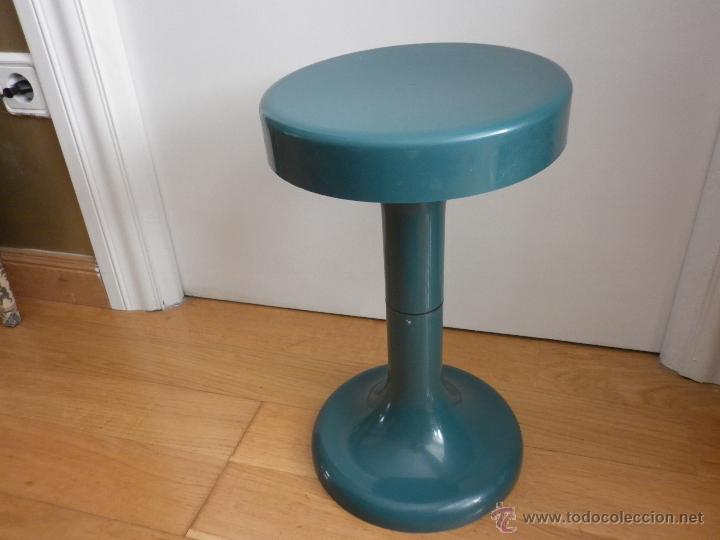 Vintage: TABURETE DE PL&Aacute;STICO A&Ntilde;OS 60 - Foto 1