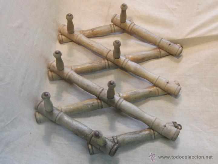 Vintage: PERCHERO DE PARED  EN MADERA PLEGABLE - Foto 3