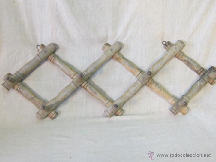 Vintage: PERCHERO DE PARED  EN MADERA PLEGABLE - Foto 4