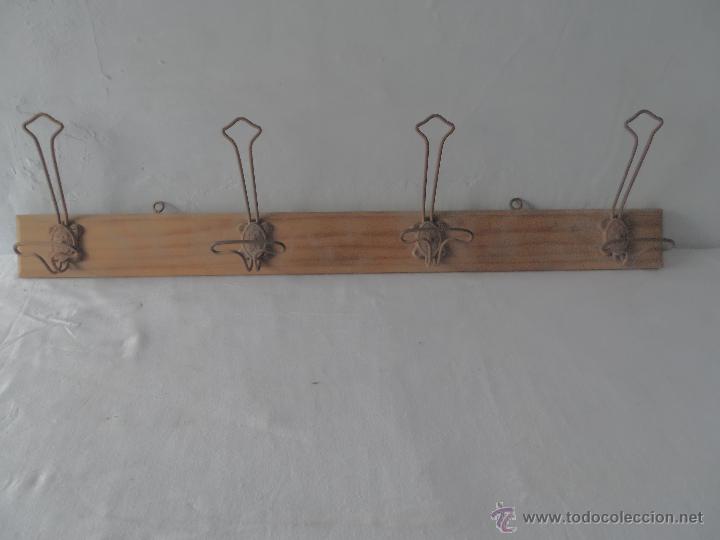 Vintage: PERCHERO PERCHA 4 GANCHOS METAL Y MADERA - Foto 3