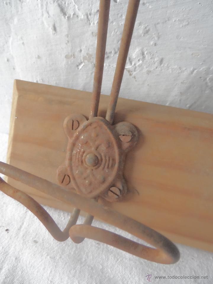 Vintage: PERCHERO PERCHA 4 GANCHOS METAL Y MADERA - Foto 7
