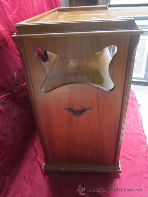 Vintage: Mesa de TV de madera en color roble. - Foto 9
