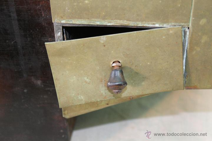 Vintage: zapatero en laton y madera - Foto 6
