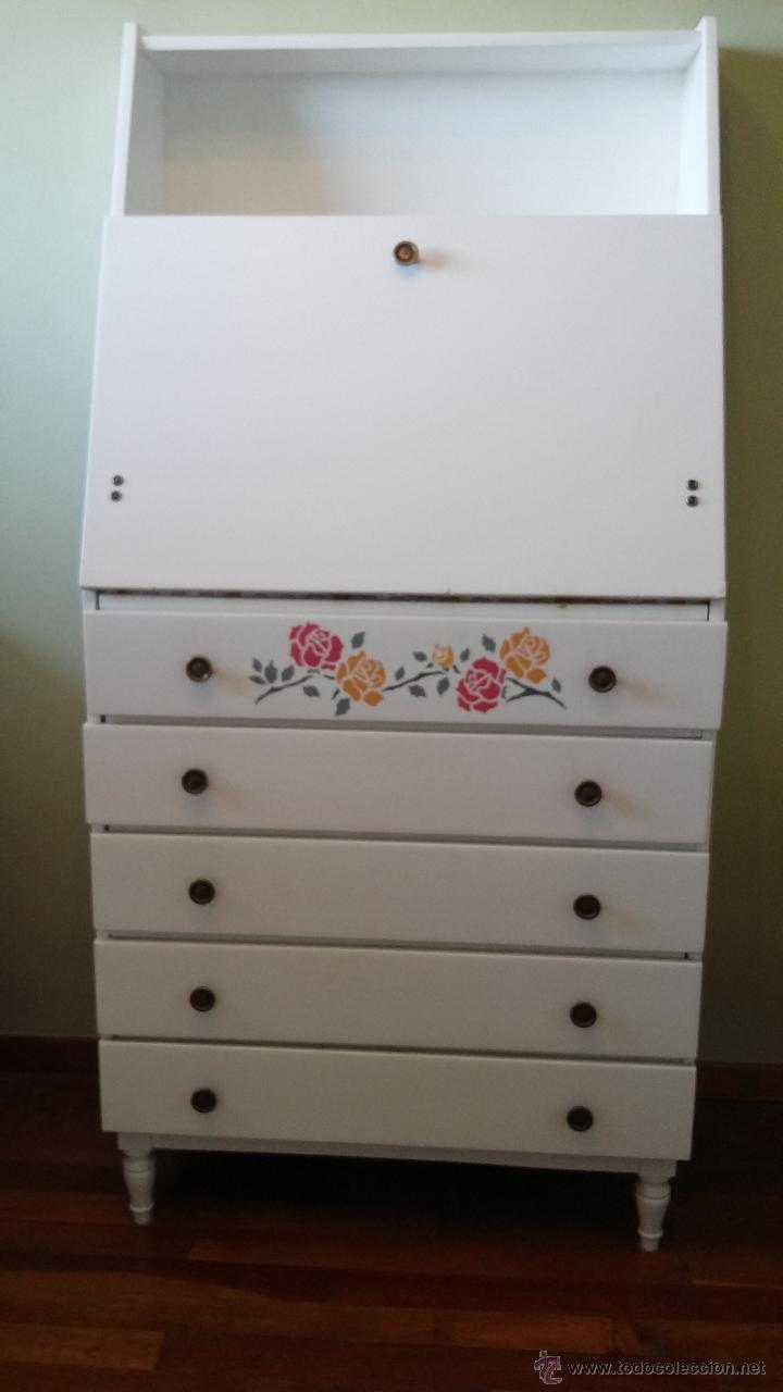Vintage: Secreter a&ntilde;os 70, restaurado en blanco y con decoraci&oacute;n floral