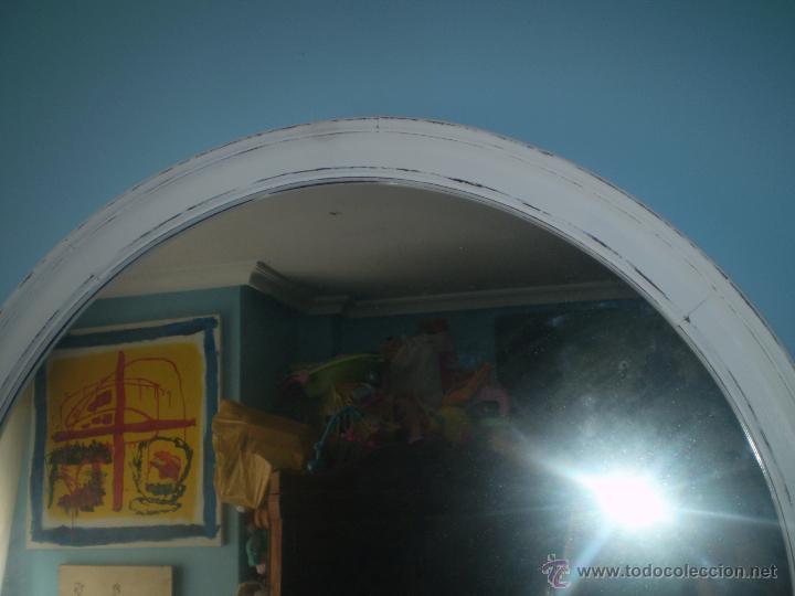 Vintage: ESPEJO REDONDO BLANCO DE MADERA - Foto 2
