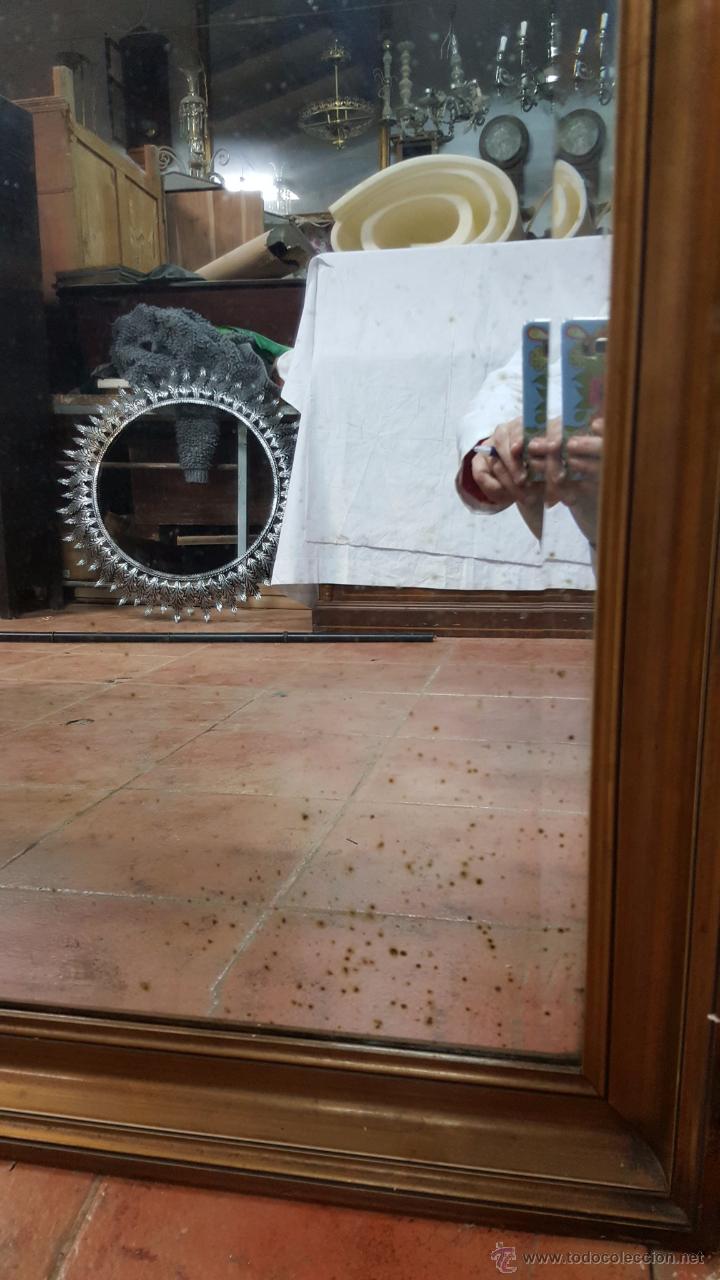 Vintage: G Espejo en dorado oscuro con luna biselada. - Foto 5