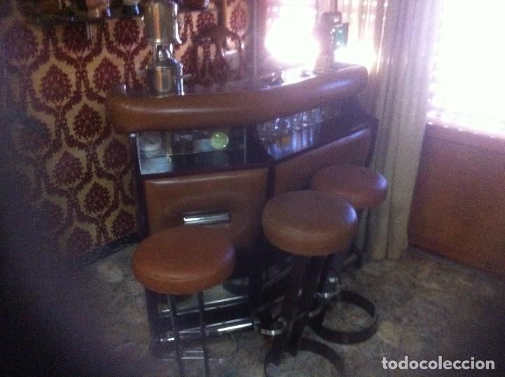 Vintage: Barra de bar vintage a&ntilde;os 70 con taburetes