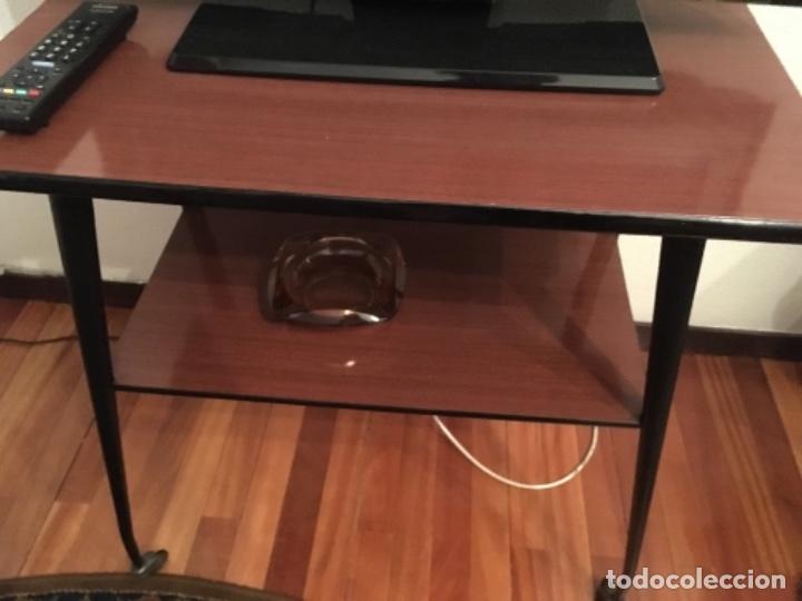 Vintage: MESA DE TELEVISI&Oacute;N A&Ntilde;OS 60 - Foto 2