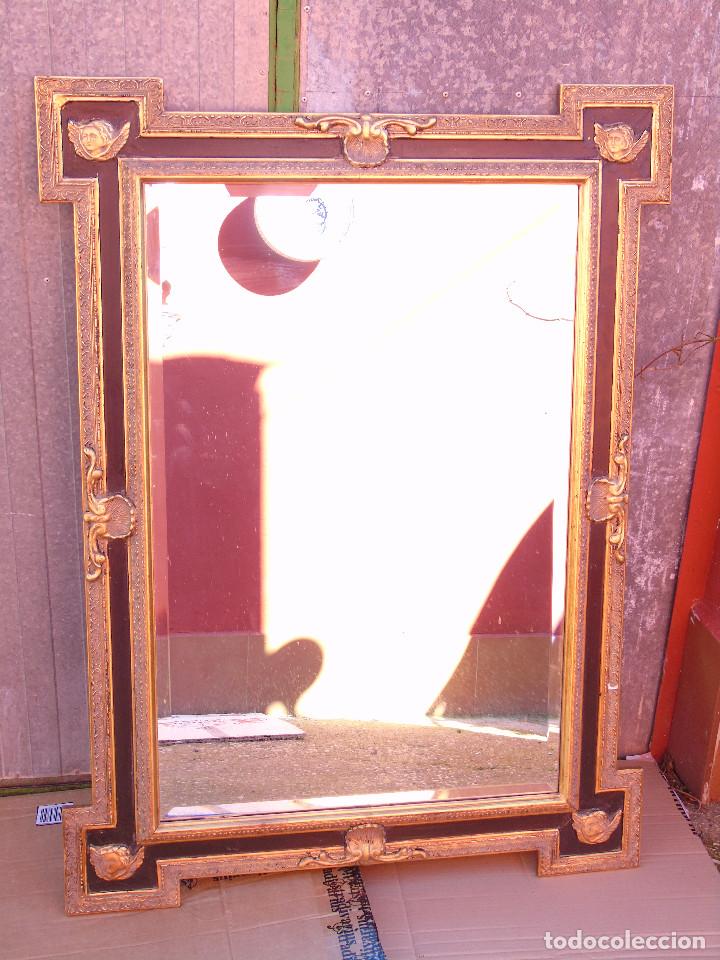 Vintage: ESPEJO DE MADERA BISELADO, CON ANGELOTES EN LAS ESQUINAS - Foto 1