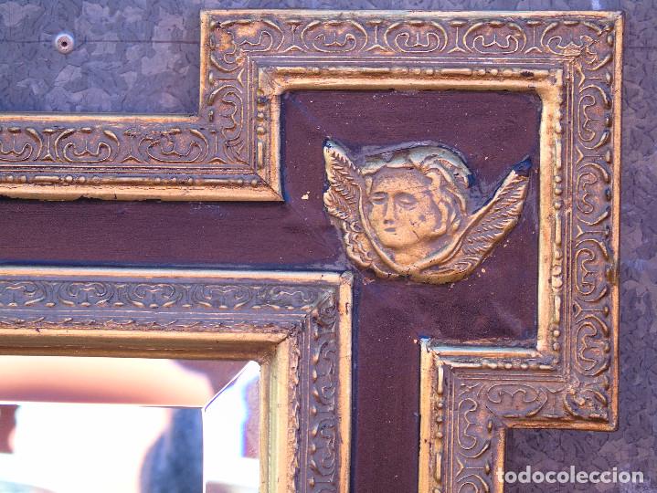 Vintage: ESPEJO DE MADERA BISELADO, CON ANGELOTES EN LAS ESQUINAS - Foto 5
