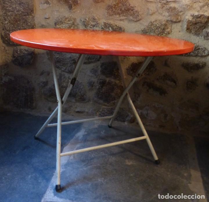 mesa vintage plegable de metal. 1950 - 1959 - Comprar Muebles vintage