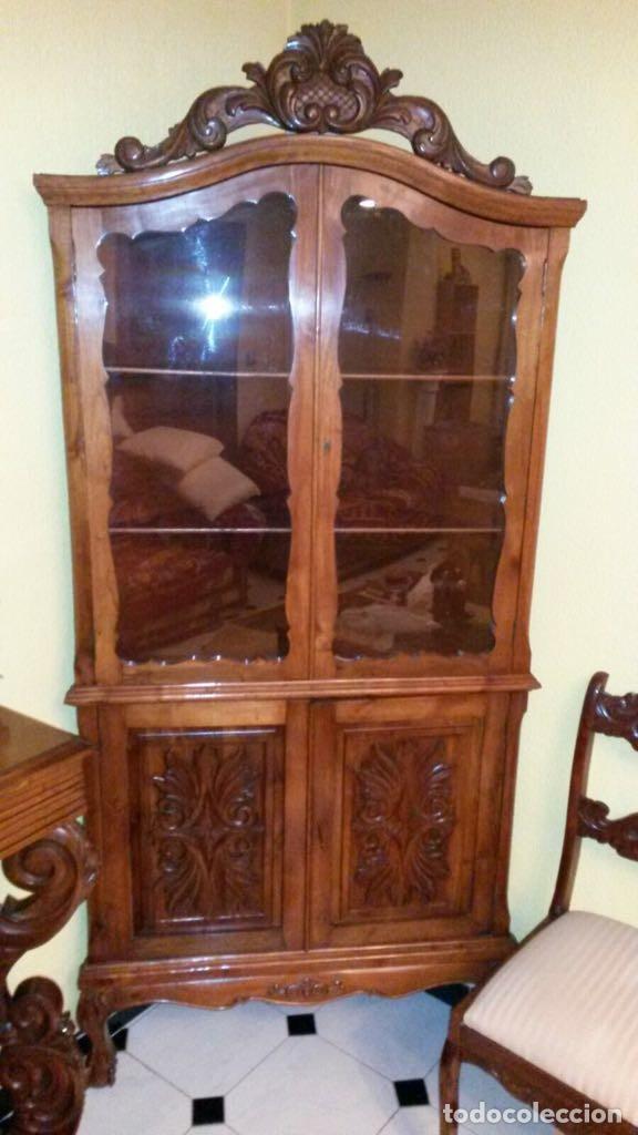 Vintage: VITRINA RINCONERA DE MADERA TALLADA - Foto 2