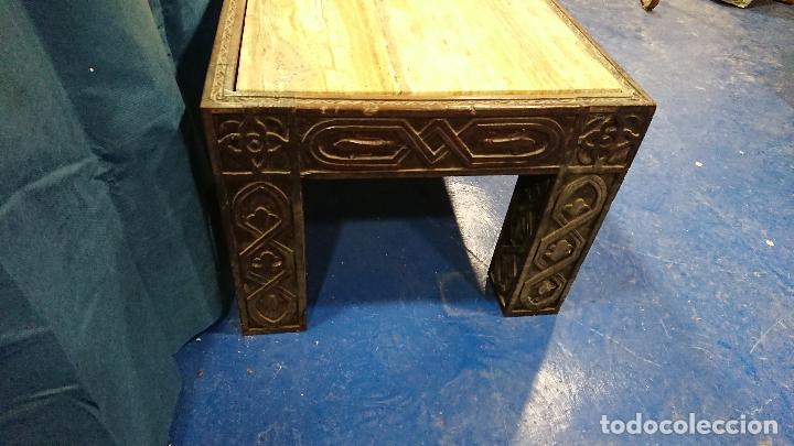 Vintage: MESA BAJA DE MADERA CON SOBRE DE MARMOL. - Foto 2